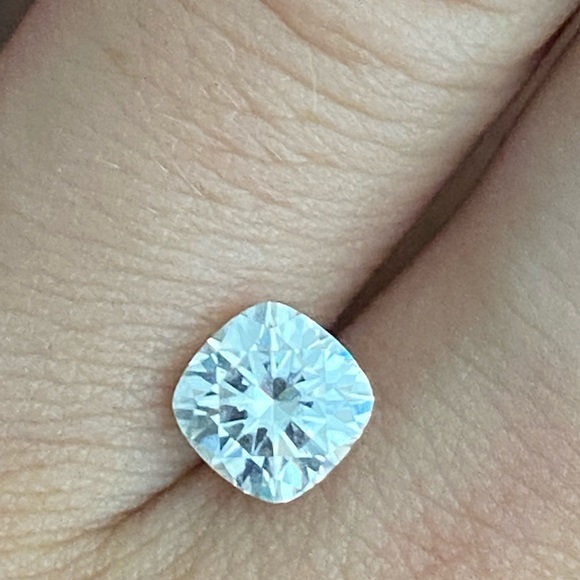 1 carat cushion cut moissanite diamond loose stone - Picture 5 of 7